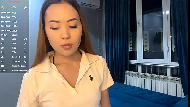 Ur neighbor Kira online show from 01-11-26, 01:18