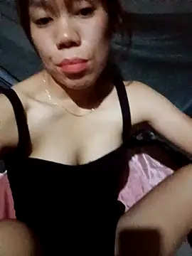 Snapshot of nhinhi-sexy chatting on 10-06-25, 10:32 nhinhi-sexy online show from 10-06-25, 10:32