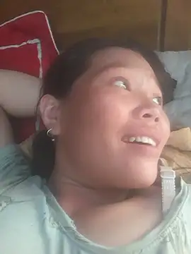 Snapshot of bree-zz chatting on 10-10-25, 06:36 bree-zz online show from 10-10-25, 06:36