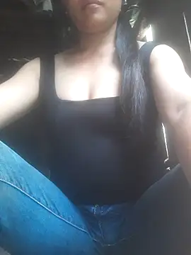 Snapshot of bree-zz chatting on 09-30-25, 01:44 bree-zz online show from 09-30-25, 01:44