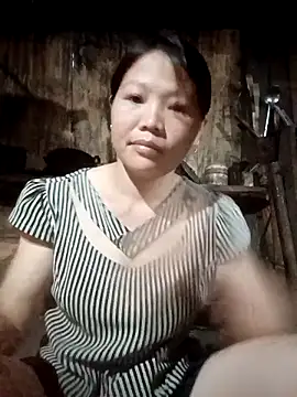 bree-zz online show from 04-04-26, 11:00