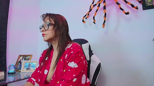 Carol Miss2 online show from 10-26-25, 10:04