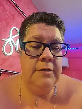 Snapshot of violentviolet68 chatting on 06-11-26, 12:32 violentviolet68 online show from 06-11-26, 12:32