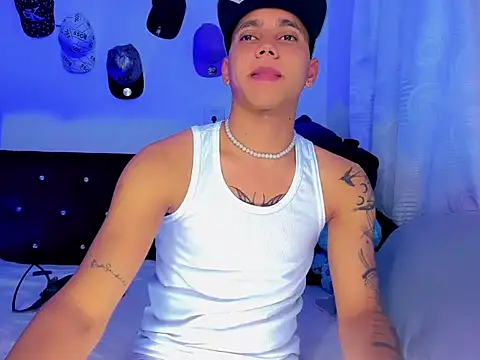 Snapshot of JackRoberth chatting on 09-27-25, 09:21 JackRoberth online show from 09-27-25, 09:21