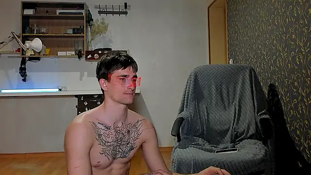 Snapshot of sweet_smith8 chatting on 02-06-26, 08:27 sweet smith8 online show from 02-06-26, 08:27