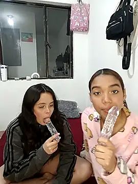 Snapshot of nucitaa-14 chatting on 10-17-25, 02:04 nucitaa-14 online show from 10-17-25, 02:04