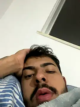 artzin2334 online show from 09-26-25, 07:48