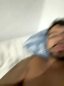 artzin2334 online show from 11-10-25, 05:45