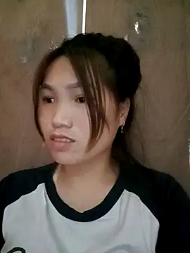 min-xinh online show from 10-10-25, 04:13