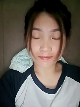 min-xinh online show from 10-04-25, 05:14