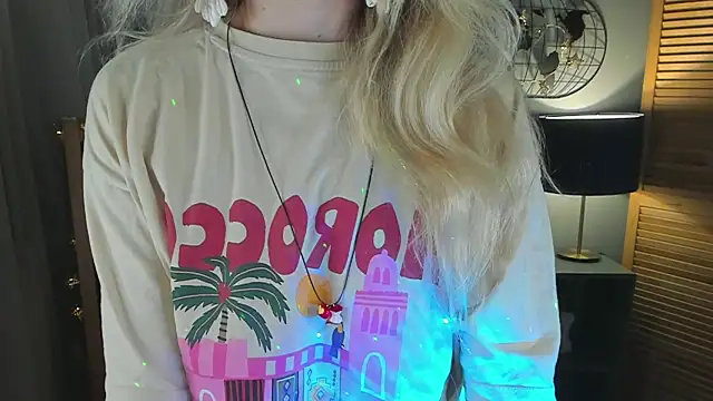 Snapshot of CamillaDreamer chatting on 07-15-26, 10:55 CamillaDreamer online show from 07-15-26, 10:55
