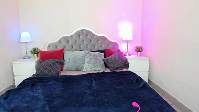 CamillaDreamer online show from 10-15-25, 04:04