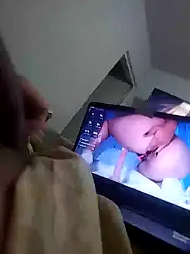 Snapshot of A_reyes1122 chatting on 10-07-25, 01:34 A reyes1122 online show from 10-07-25, 01:34