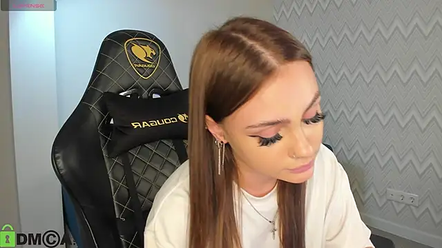 KarinaBroks online show from 11-26-25, 11:43