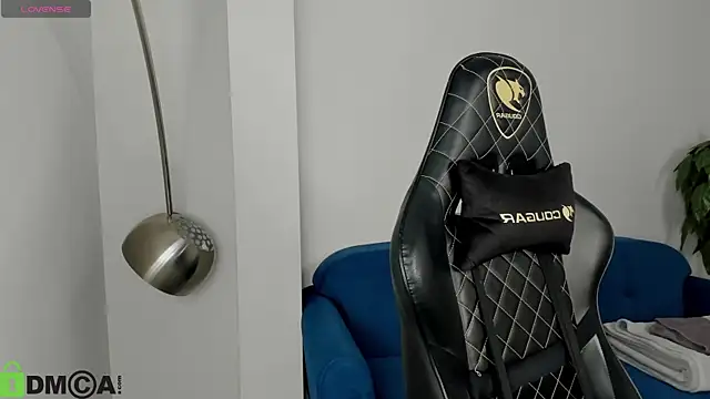 KarinaBroks online show from 11-13-25, 11:36