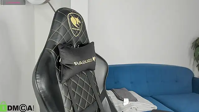 KarinaBroks online show from 11-21-25, 11:31