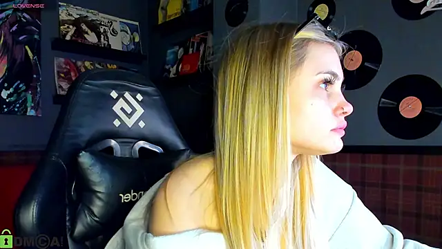 KarinaBroks online show from 01-15-26, 10:29