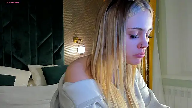 KarinaBroks online show from 01-13-26, 10:19