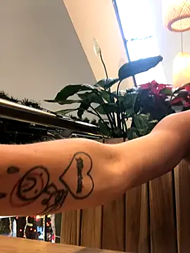 alexawinterrr online show from 11-21-25, 09:47