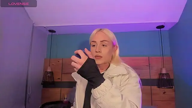 alexawinterrr online show from 10-18-25, 08:44