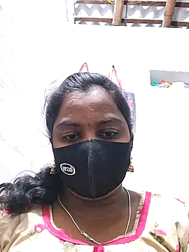 Snapshot of Tamil_Hot_Sindhu chatting on 10-13-25, 05:36 Tamil Hot Sindhu online show from 10-13-25, 05:36