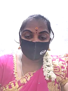 Snapshot of Tamil_Hot_Sindhu chatting on 10-29-25, 05:45 Tamil Hot Sindhu online show from 10-29-25, 05:45