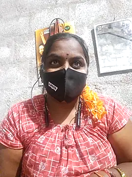 Snapshot of Tamil_Hot_Sindhu chatting on 02-10-26, 05:12 Tamil Hot Sindhu online show from 02-10-26, 05:12
