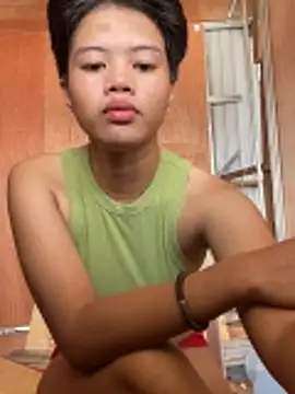 Snapshot of Obre17 chatting on 02-11-26, 03:06 Obre17 online show from 02-11-26, 03:06