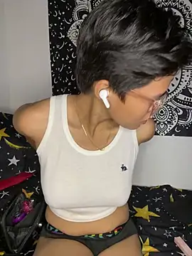 Snapshot of Obre17 chatting on 02-23-26, 03:30 Obre17 online show from 02-23-26, 03:30