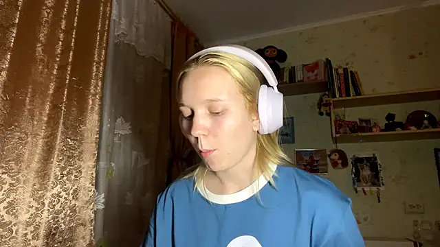 xX Looola Xx online show from 10-03-25, 04:08