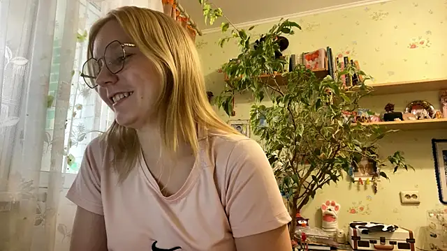 xX Looola Xx online show from 10-10-25, 11:11