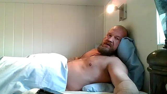 Snapshot of Real_viking chatting on 02-08-26, 01:31 Real viking online show from 02-08-26, 01:31