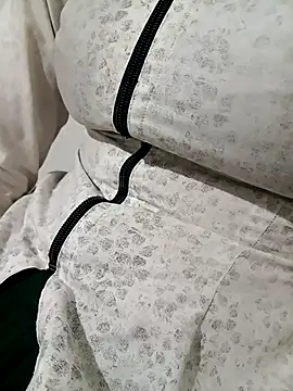 Snapshot of kavita_bhabi chatting on 11-11-25, 03:07 kavita bhabi online show from 11-11-25, 03:07