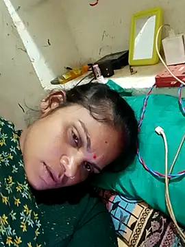 Snapshot of SHMA-77 chatting on 10-01-25, 08:24 SHMA-77 online show from 10-01-25, 08:24