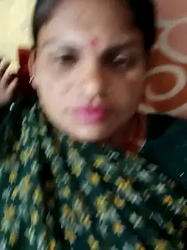 Snapshot of SHMA-77 chatting on 10-03-25, 04:19 SHMA-77 online show from 10-03-25, 04:19