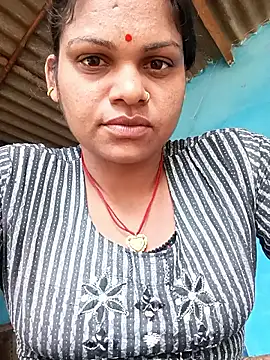 Snapshot of SHMA-77 chatting on 10-27-25, 07:53 SHMA-77 online show from 10-27-25, 07:53