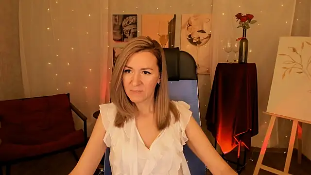 DonnaSmitth online show from 12-17-25, 03:50