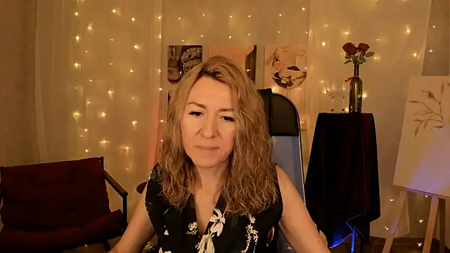 DonnaSmitth online show from 12-18-25, 03:27