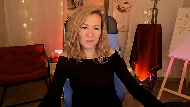 DonnaSmitth online show from 12-22-25, 06:19