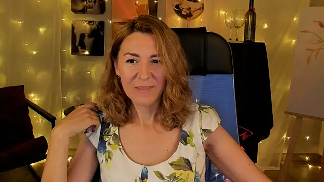 DonnaSmitth online show from 10-13-25, 03:46