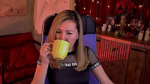 DonnaSmitth online show from 04-15-26, 07:07