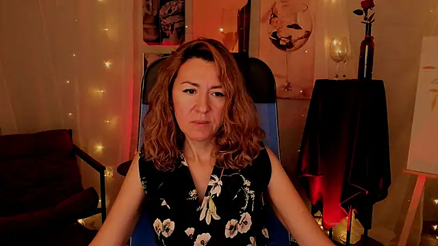 DonnaSmitth online show from 11-28-25, 03:23