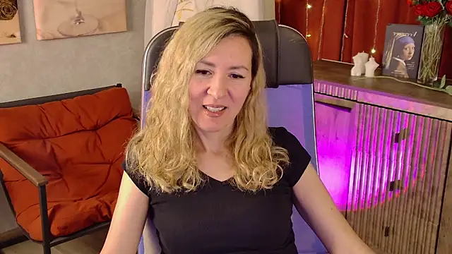 DonnaSmitth online show from 05-26-26, 06:39