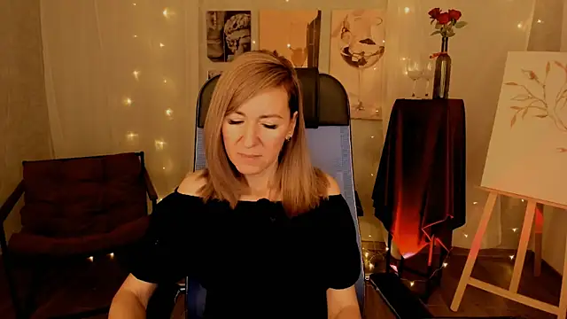 DonnaSmitth online show from 12-16-25, 02:10