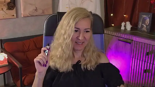 DonnaSmitth online show from 06-16-26, 06:52