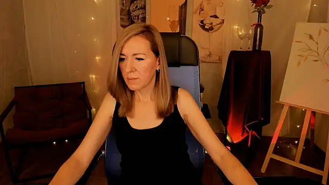 DonnaSmitth online show from 12-15-25, 02:12