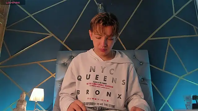 Lian Miller1  online show from 03-04-26, 12:24