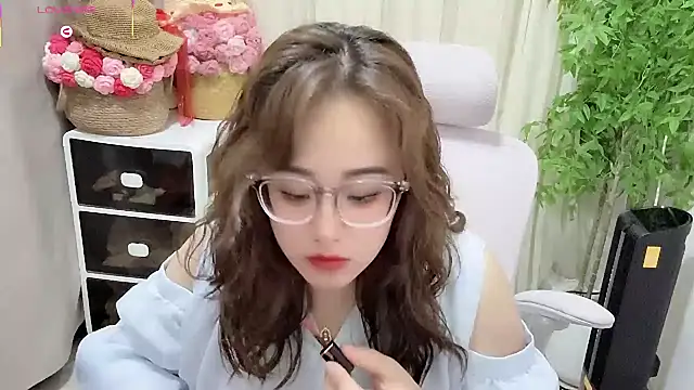 Snapshot of NEWONETO chatting on 06-18-26, 12:54 NEWONETO online show from 06-18-26, 12:54