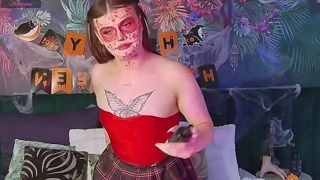 EvaaLane online show from 10-31-25, 07:49