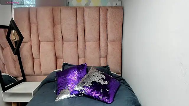 Issa Milf   online show from 02-21-26, 01:02